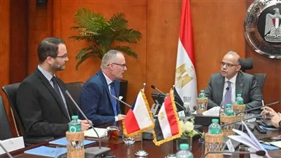 مصر تخطط لجذب استثمارات صناديق المعاشات ورأس المال المخاطر التشيكي
