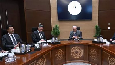 نائب رئيس الوزراء يتابع جهود توفير السلع ومستلزمات الإنتاج