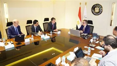وزير «التخطيط» يبحث مع البنك الدولي تطورات إعداد استراتيجية الاستثمار الأجنبي المباشر