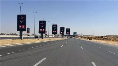 الحكومة تصدر ضوابط جديدة لإضاءة الإعلانات على الطرق العامة