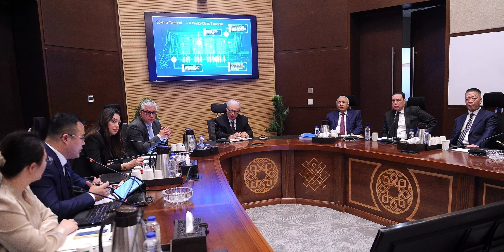 نائب رئيس الوزراء يلتقي ممثلي عددٍ من الشركات الصينية