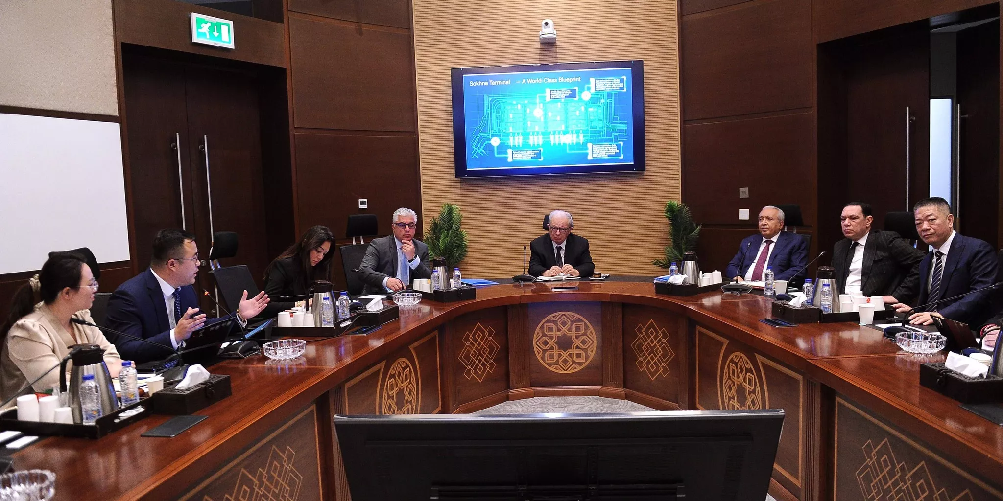 نائب رئيس الوزراء يلتقي ممثلي عددٍ من الشركات الصينية