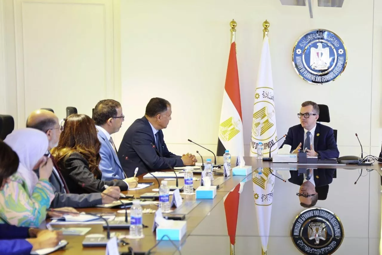 وزير التخطيط يجتمع مع مدير المكتب الإقليمي للبنك الإسلامي للتنمية