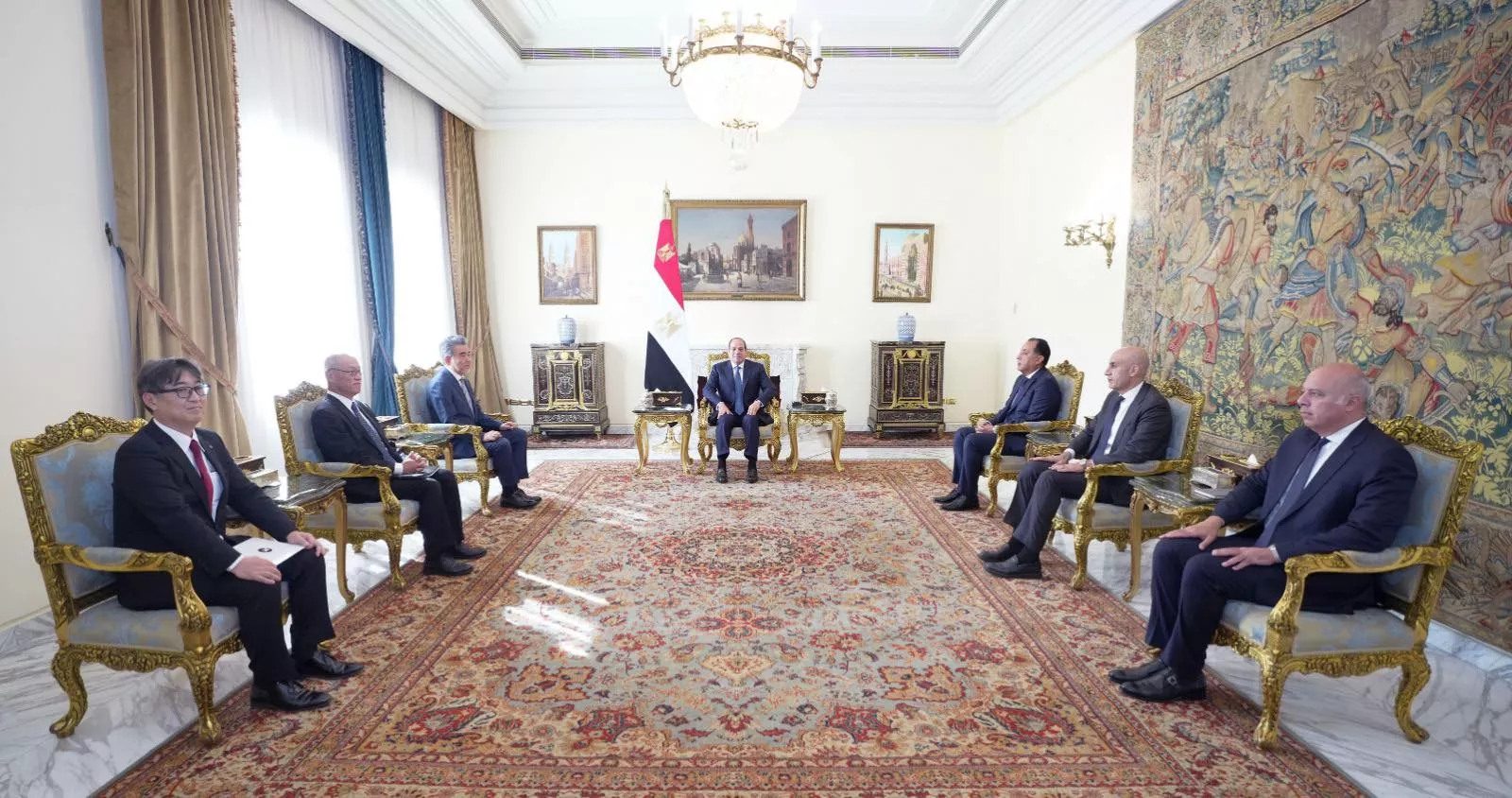 الرئيس السيسي يجتمع مع رئيس جامعة هيروشيما اليابانية