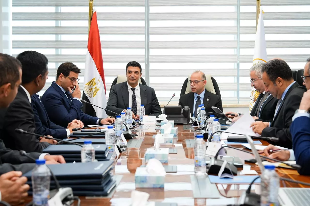 وزيرا الاستثمار والصناعة يجتمعان مع وفد شركة Air Liquide