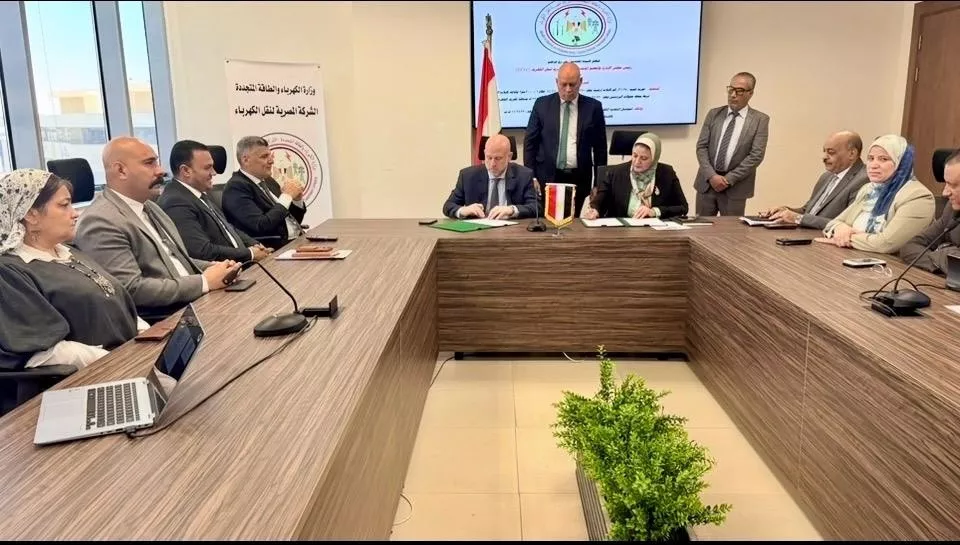 المصرية لنقل الكهرباء توقع عقداً مع شركة كابلات مصر