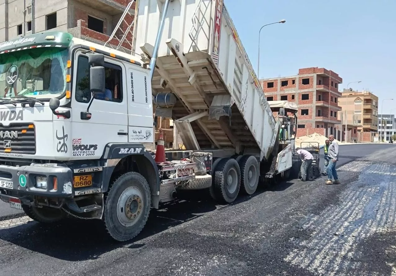 وزيرة الإسكان تتابع مشروعات رفع كفاءة الطرق في 4 مدن جديدة