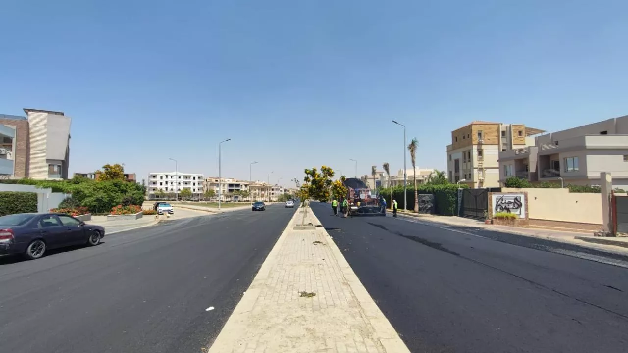 وزيرة الإسكان تتابع مشروعات رفع كفاءة الطرق في 4 مدن جديدة