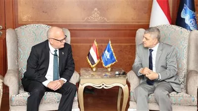 رئيس «قناة السويس» يبحث مع سفير السويد سبل التعاون المشترك