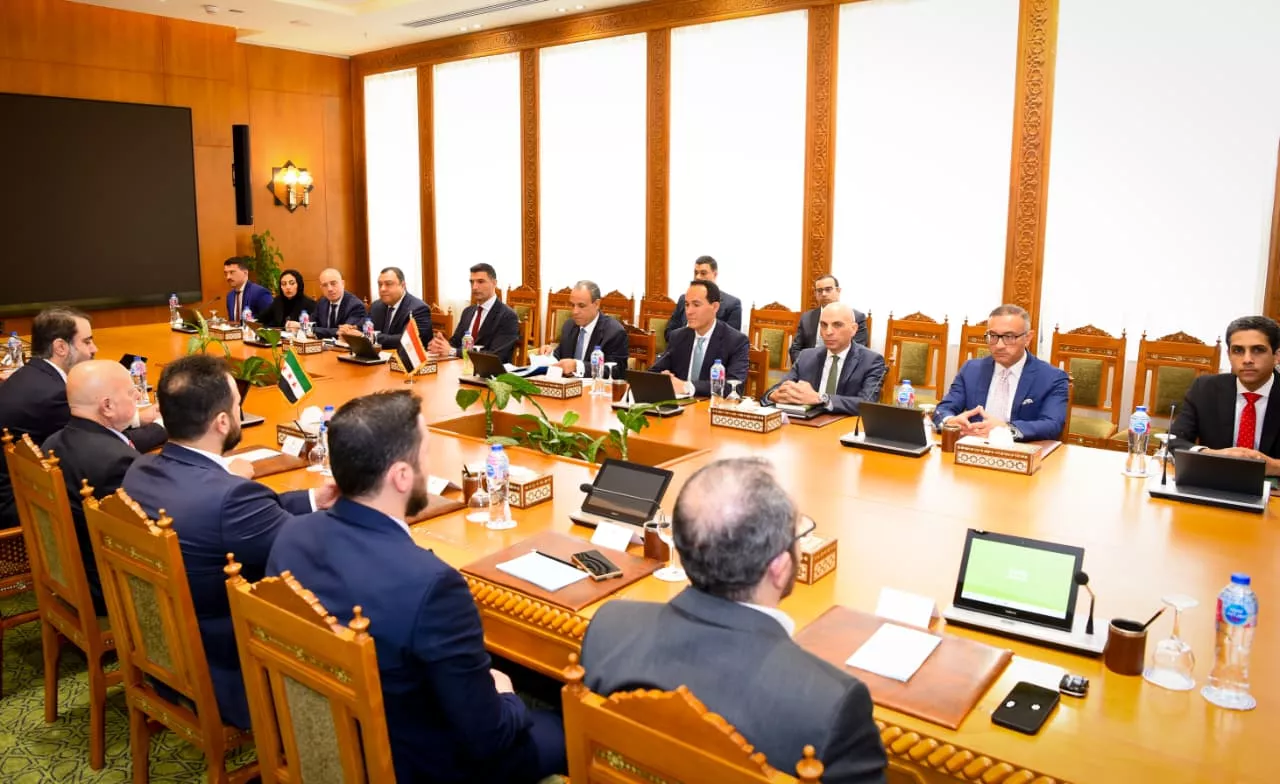 وزير الخارجية يجتمع مع نظيره السوري 