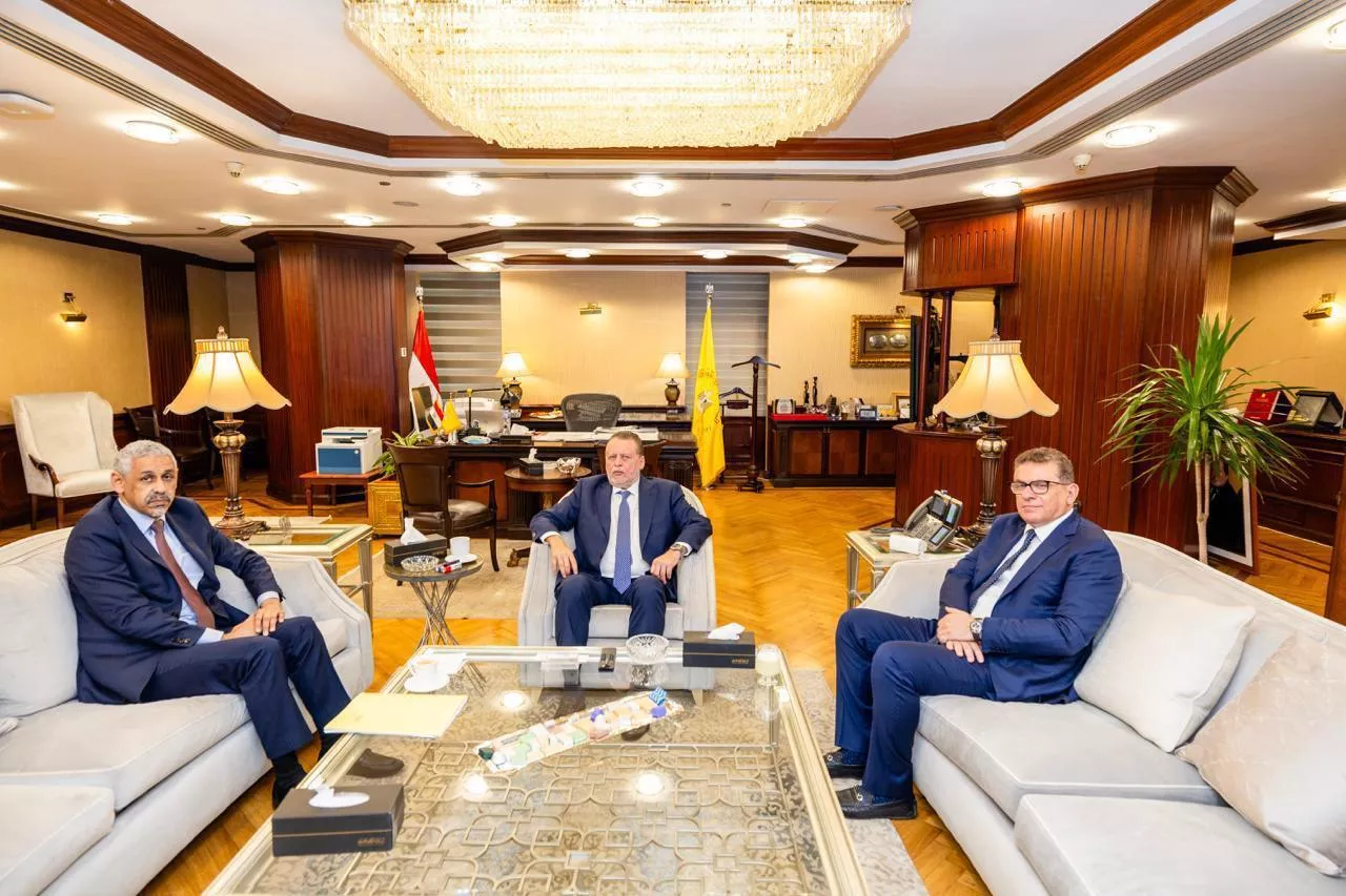 محافظ البنك المركزي يلتقي رئيس مجموعة بنك التنمية الإفريقي