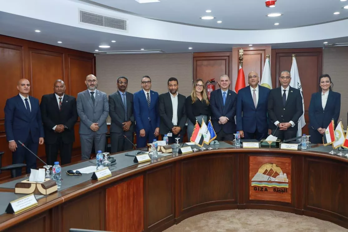 جهاز تنمية المشروعات يتعاون مع محافظة الجيزة لتطوير منطقة ميت عقبة