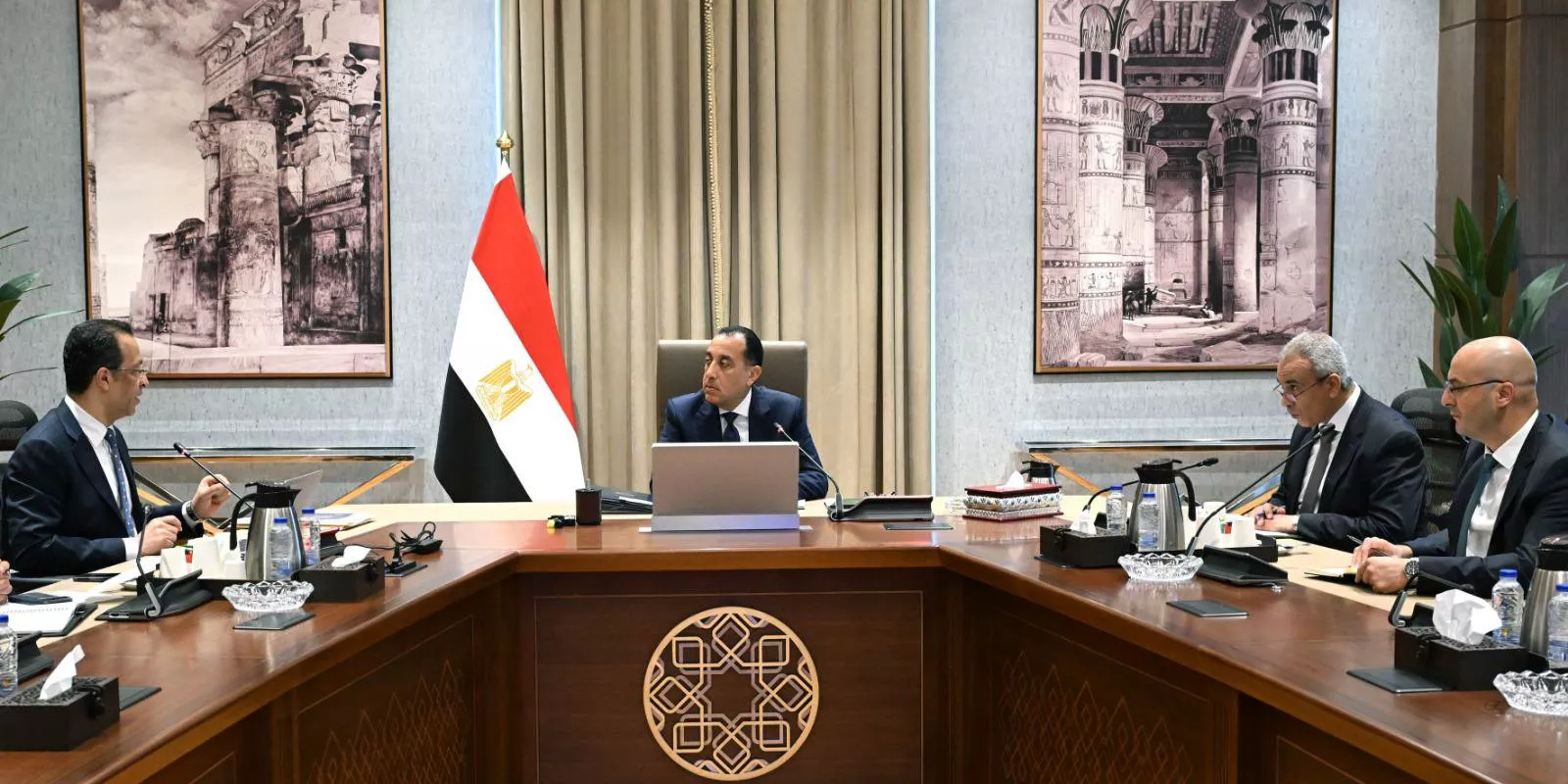 رئيس الوزراء يتابع الموقف التنفيذي للمبادرة الرئاسية الرواد الرقميون