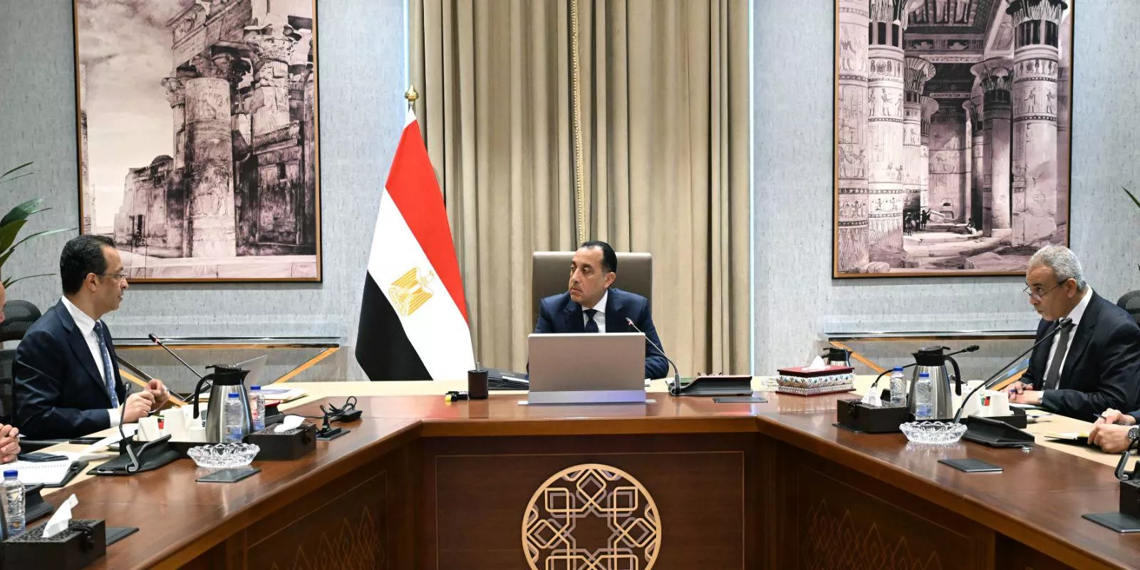 رئيس الوزراء يتابع الموقف التنفيذي للمبادرة الرئاسية الرواد الرقميون