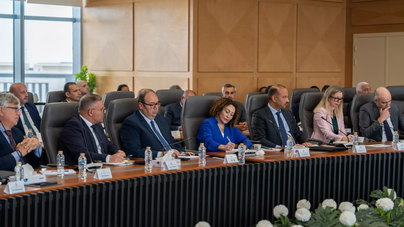 وزير البترول خلال لقائه مع شركاء الاستثمار في إنتاج البترول والغاز