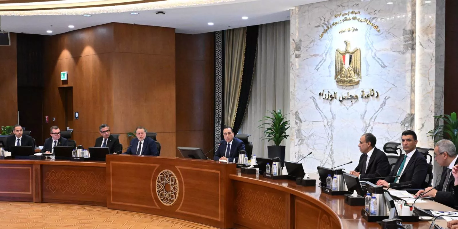 رئيس الوزراء يترأس اجتماع المجموعة الوزارية الاقتصادية 