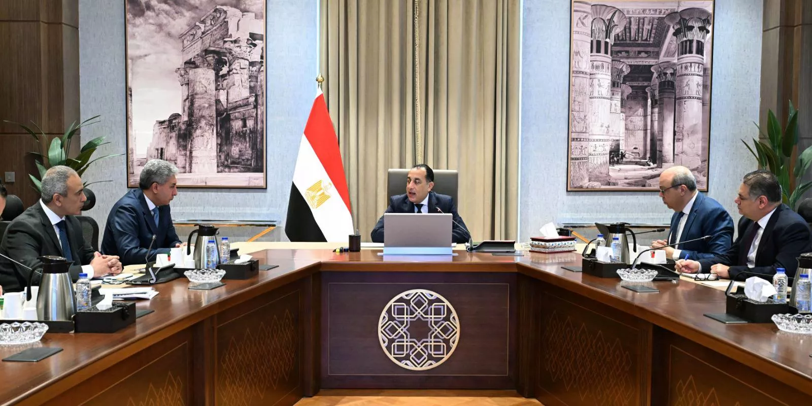 رئيس الوزراء يُتابع إجراءات دعم وتحفيز قطاع السياحة
