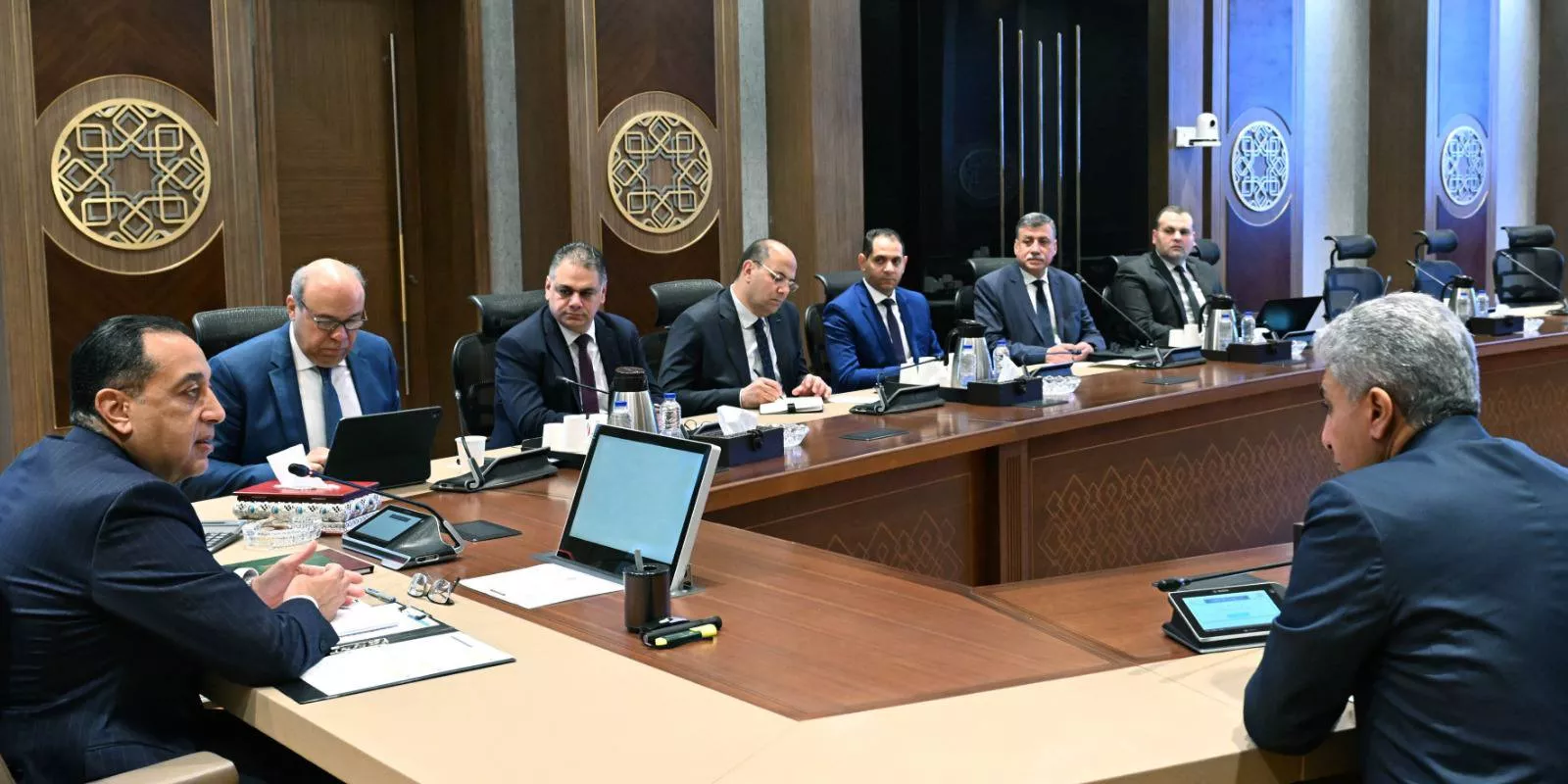 رئيس الوزراء يُتابع إجراءات دعم وتحفيز قطاع السياحة