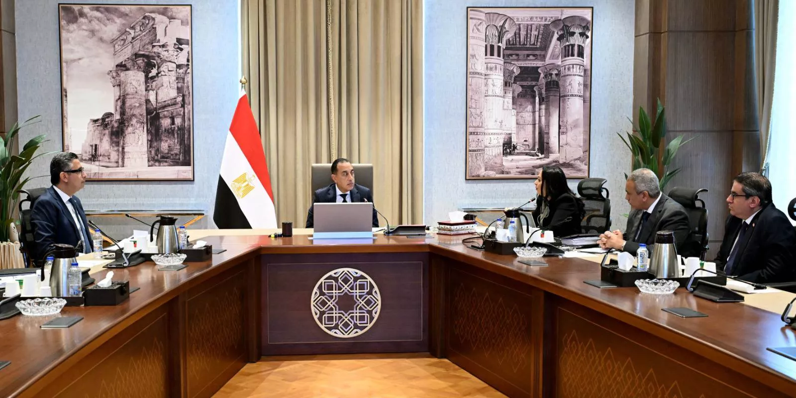 رئيس الوزراء يتابع جهود حوكمة منظومات الدعم والحماية الاجتماعية
