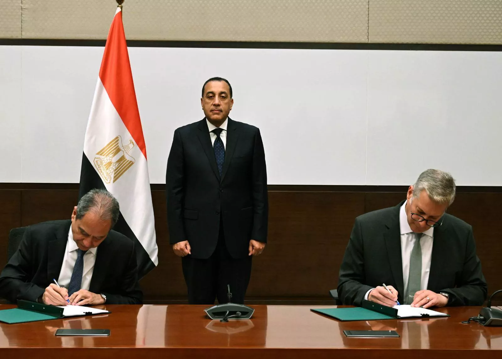 مدبولى يشهد توقيع اتفاقية تأهيل شبكات الغاز اللبنانية