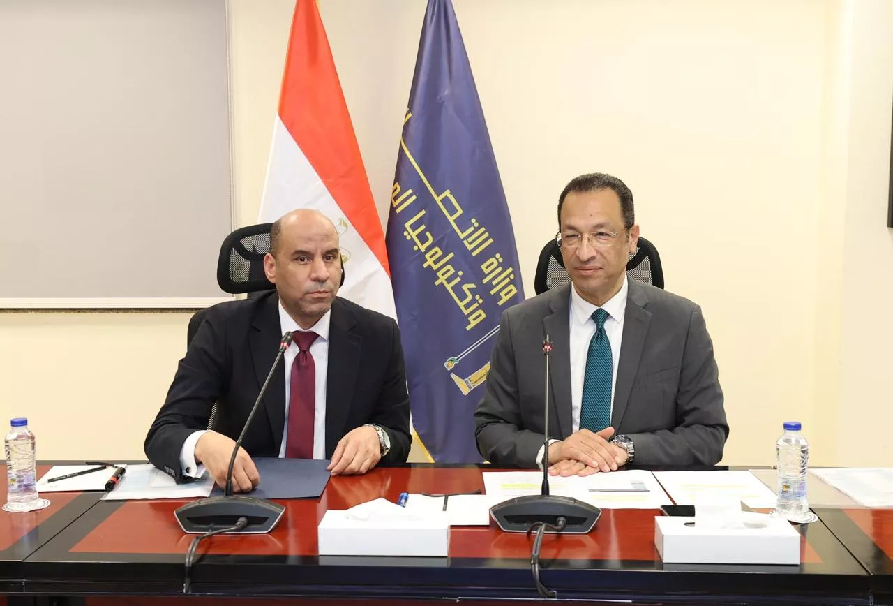 وزيرا الاتصالات والعمل يعلنان إطلاق خدمة كعب العمل