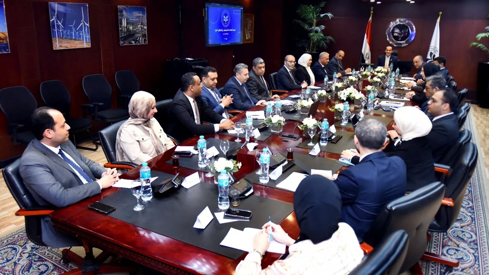 وزير الاستثمار يجتمع مع قيادات المناطق الحرة والاستثمارية والتكنولوجية