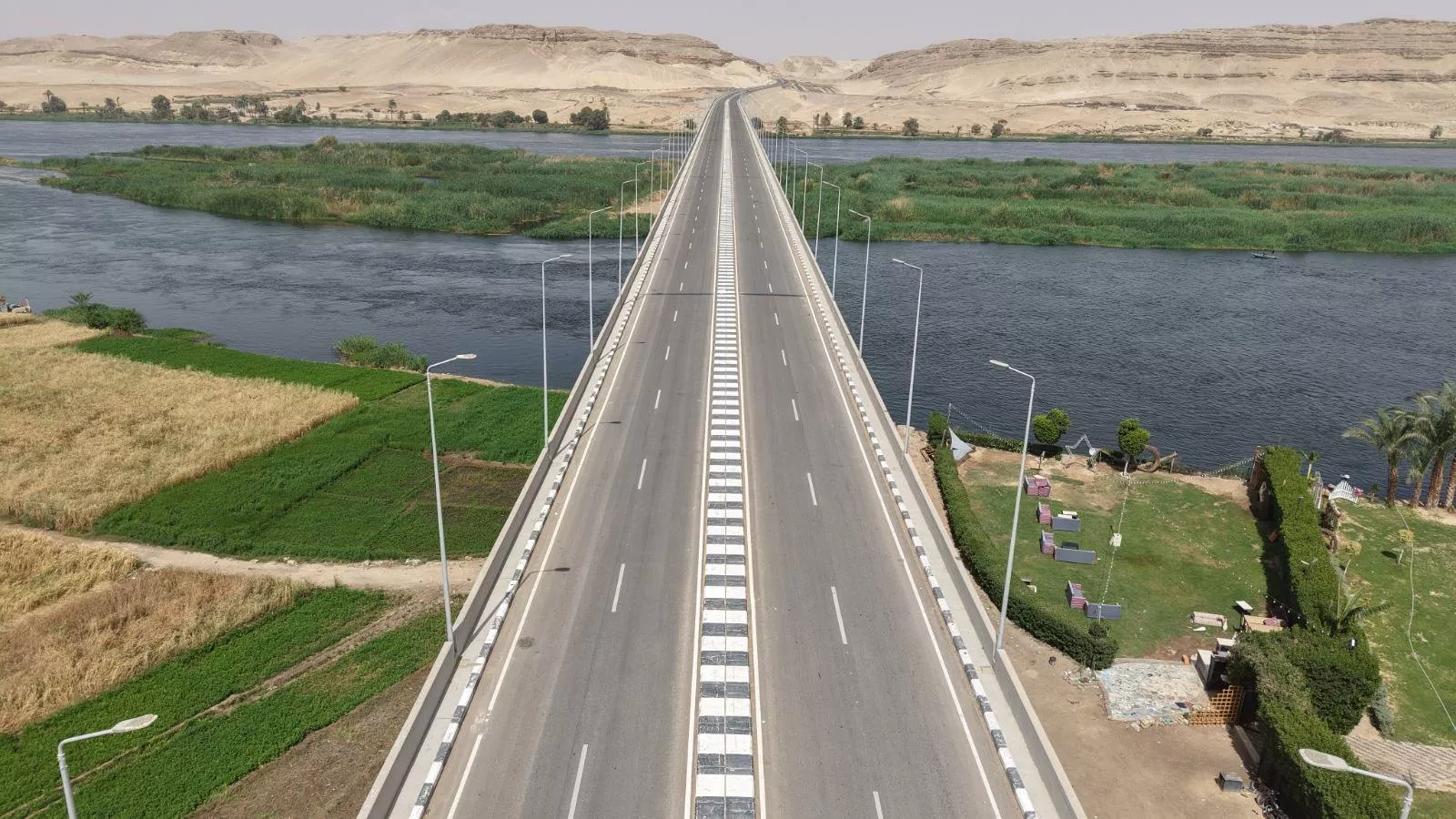 وزير النقل يشهد تشغيل المرحلة الأولى من محور الفشن التنموي