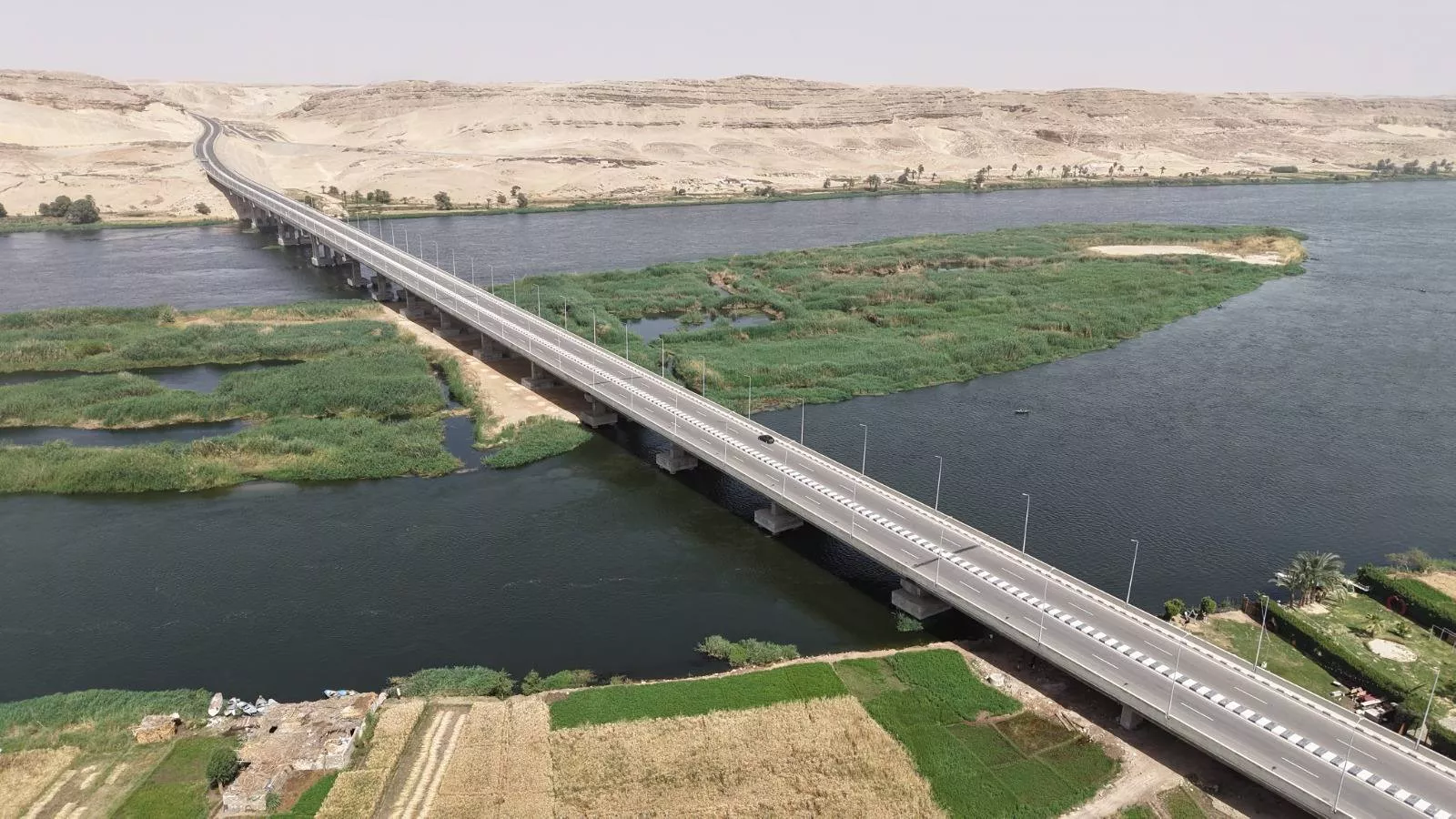 وزير النقل يشهد تشغيل المرحلة الأولى من محور الفشن التنموي