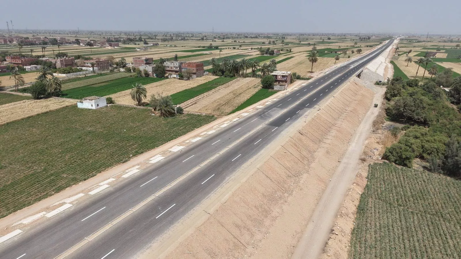 وزير النقل يشهد تشغيل المرحلة الأولى من محور الفشن التنموي