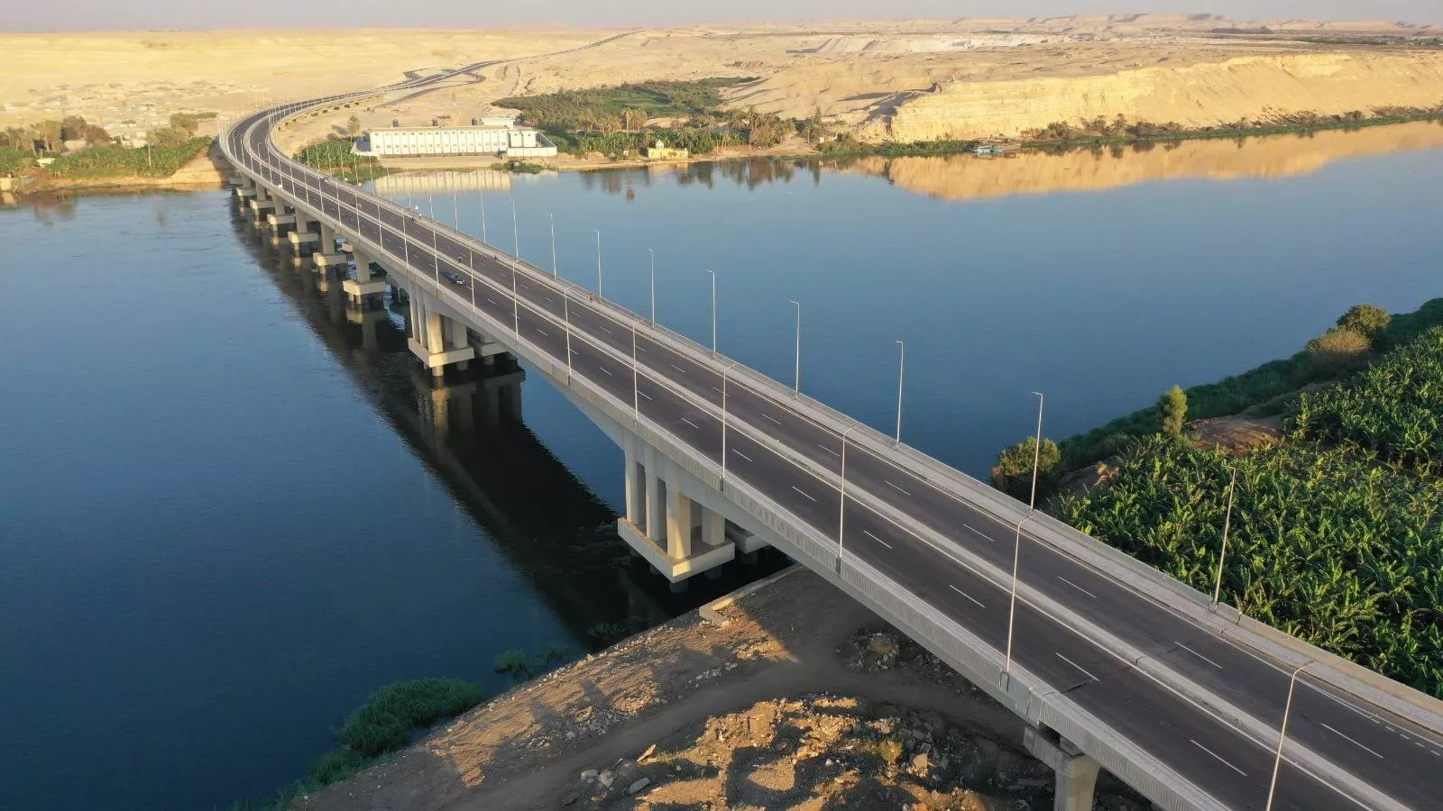 وزير النقل يشهد تشغيل المرحلة الأولى من محور الفشن التنموي