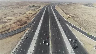 نزع ملكية أراضي وعقارات لتنفيذ مشروع تطوير طريق القاهرة - السويس