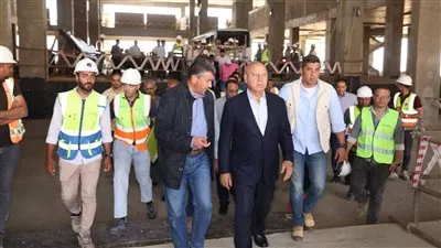 وزير النقل يتفقد أعمال تنفيذ الخط الثاني من شبكة القطار الكهربائي السريع