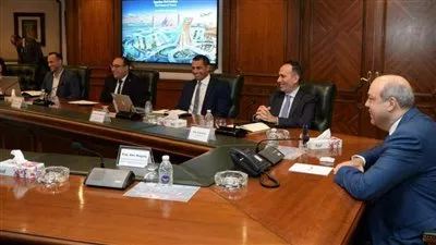 وزير «الطيران» يبحث مع «SITA» سبل تطوير نظم التشغيل في المطارات