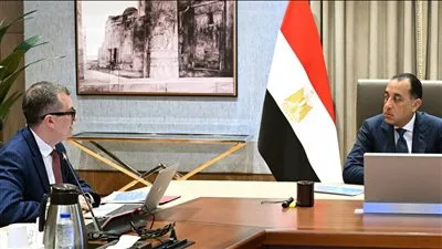 رئيس الوزراء يتابع الموقف التنفيذي لخطة العام المالي 2025-2026