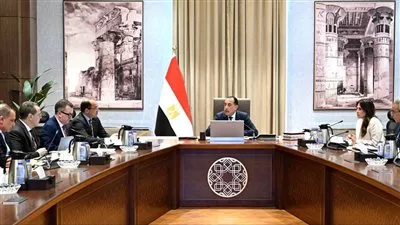 رئيس الوزراء يُتابع موقف سداد مستحقات هيئة المجتمعات العمرانية