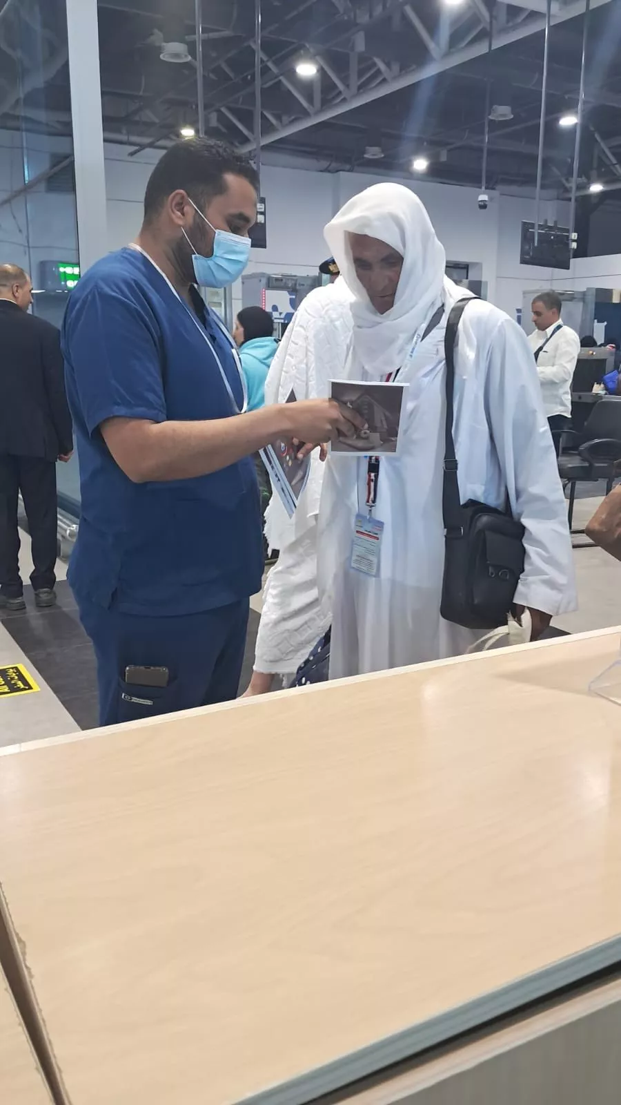 الصحة تكثف خدماتها الوقائية والتثقيفية لضيوف الرحمن بالمطارات والموانئ