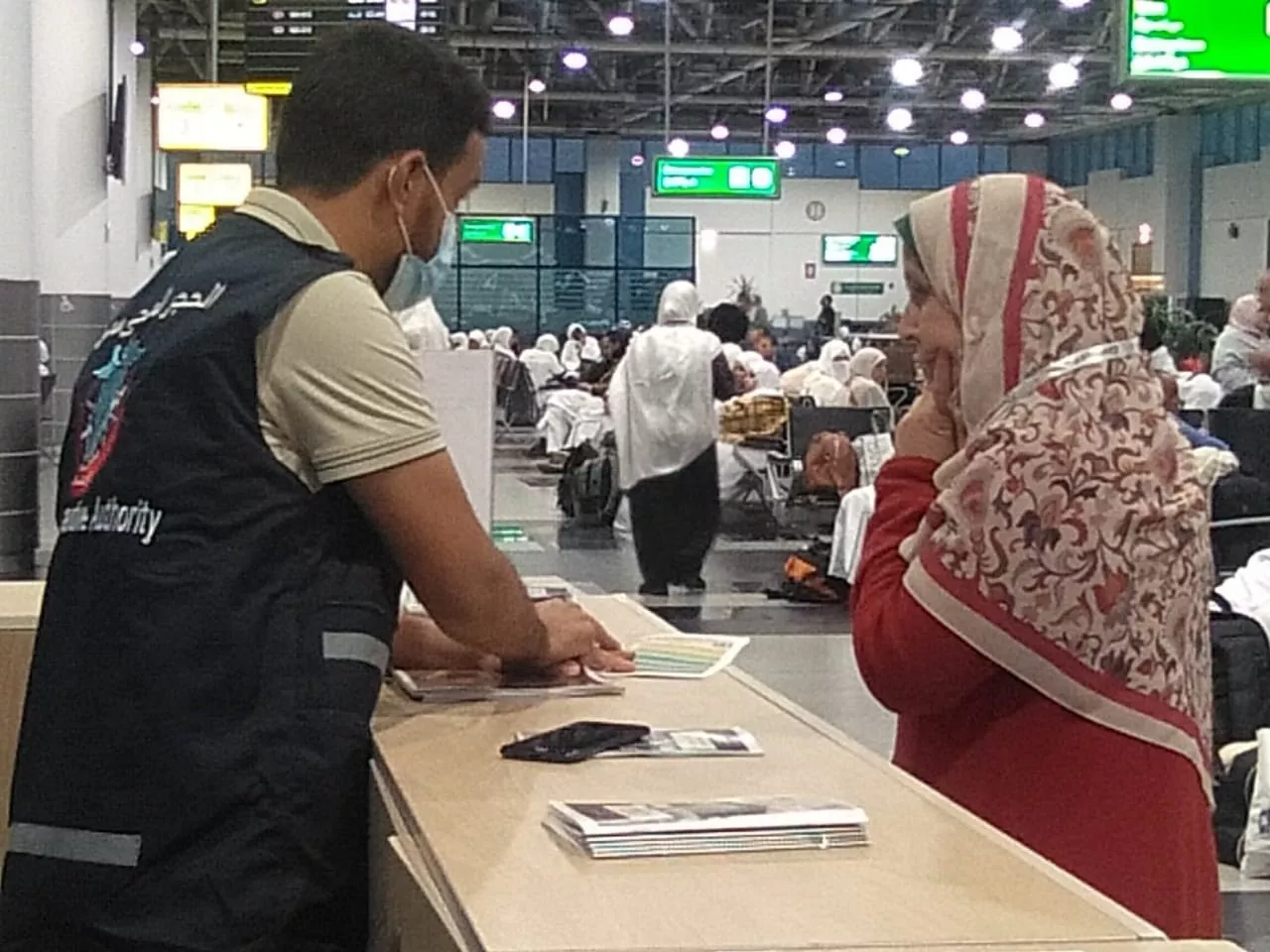 الصحة تكثف خدماتها الوقائية والتثقيفية لضيوف الرحمن بالمطارات والموانئ