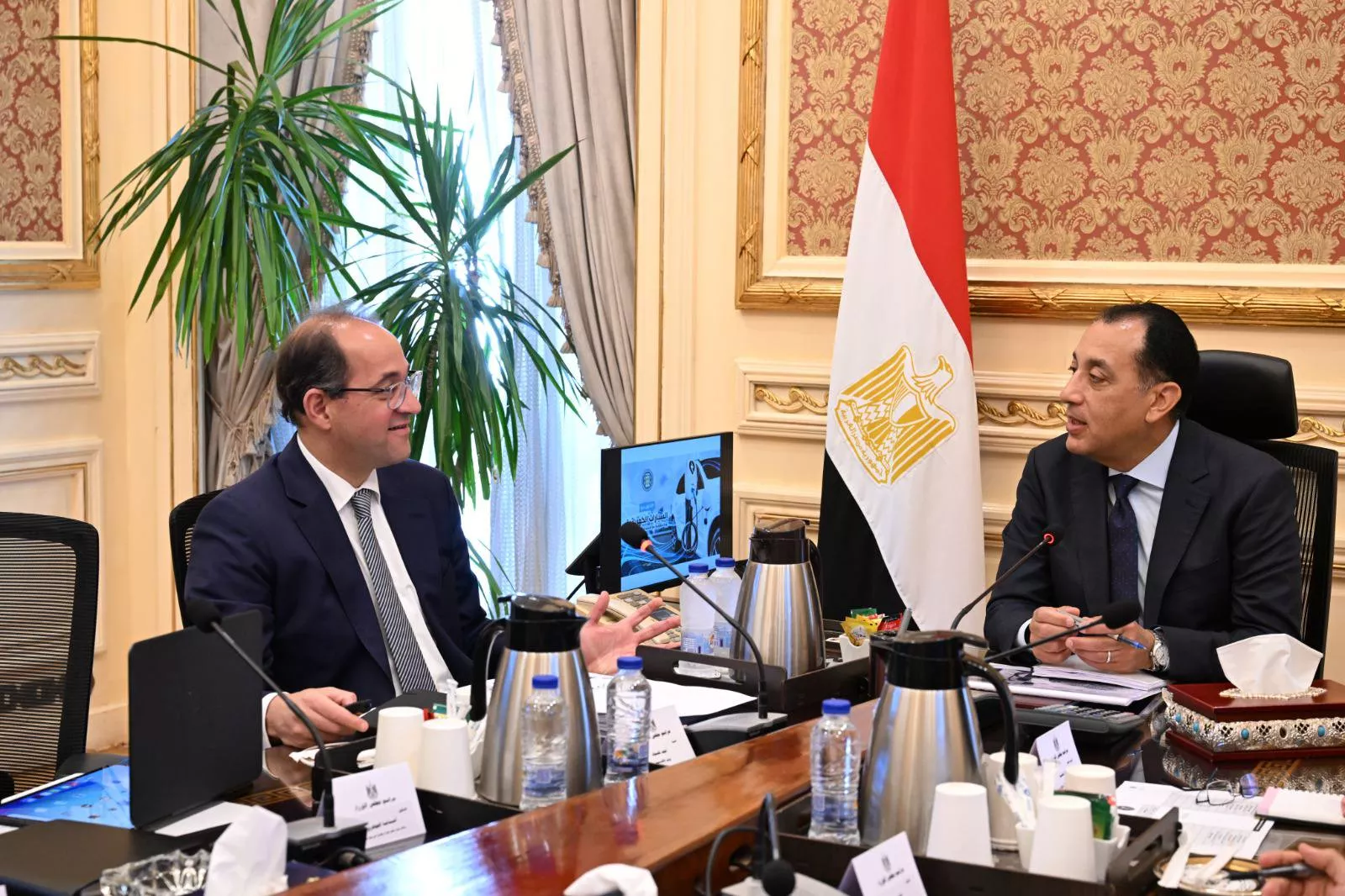 اجتماع رئيس الوزراء مع وزير المالية 