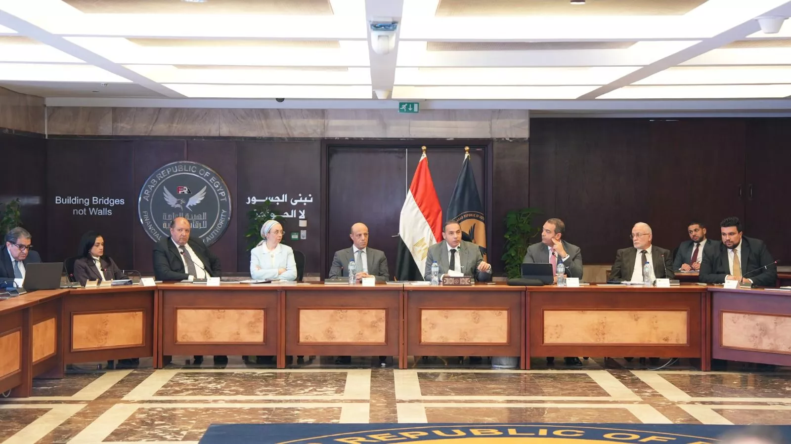 رئيس الرقابة المالية يجتمع مع أعضاء الجمعية المصرية للاستثمار المباشر