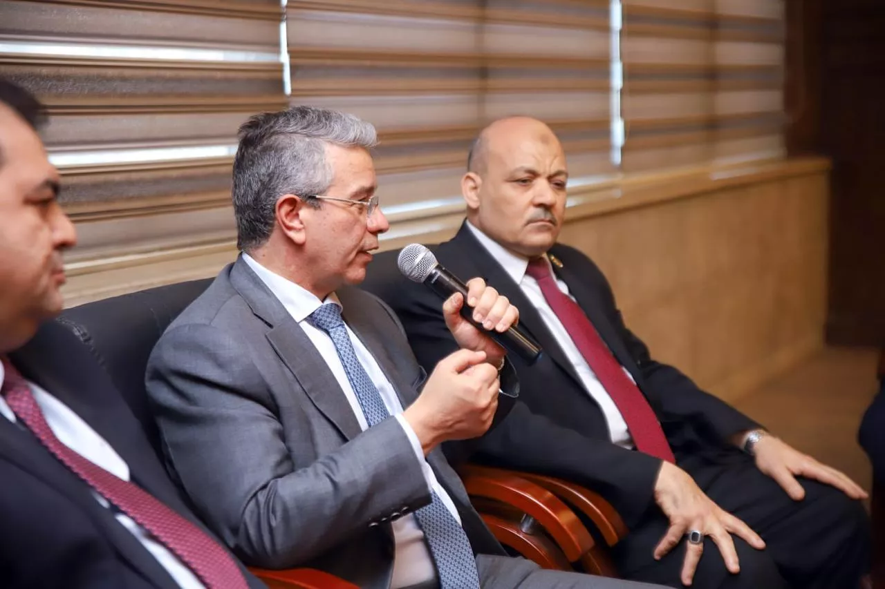 رئيس مصلحة الجمارك في جولة ميدانية بميناء سفاجا