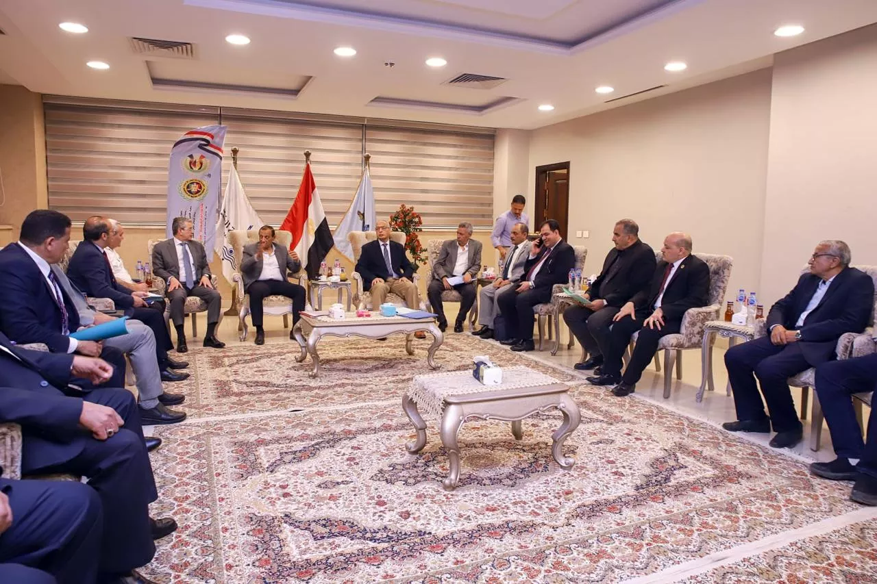 رئيس مصلحة الجمارك في جولة ميدانية بميناء سفاجا