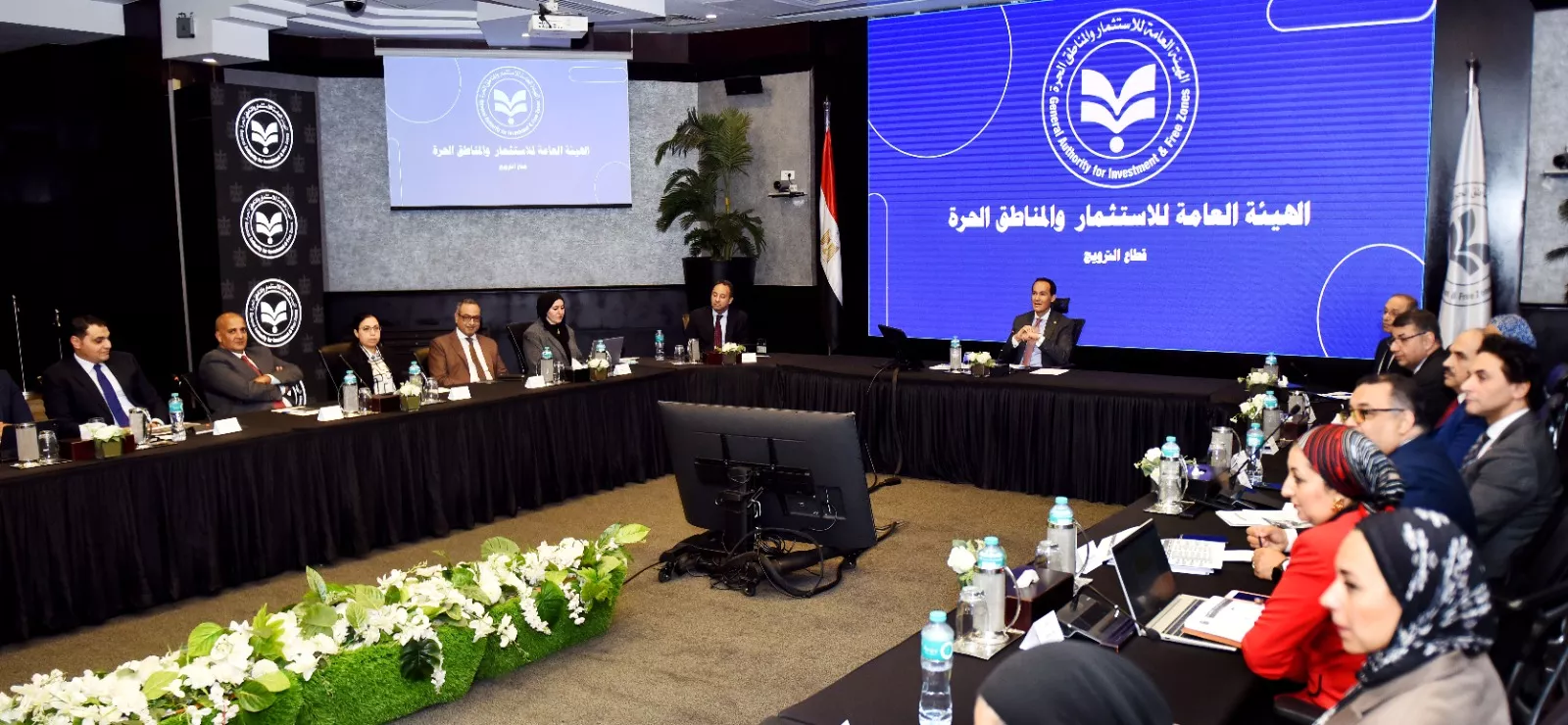 محمد عوض يعقد اجتماع مع قيادات قطاع الترويج بالهيئة