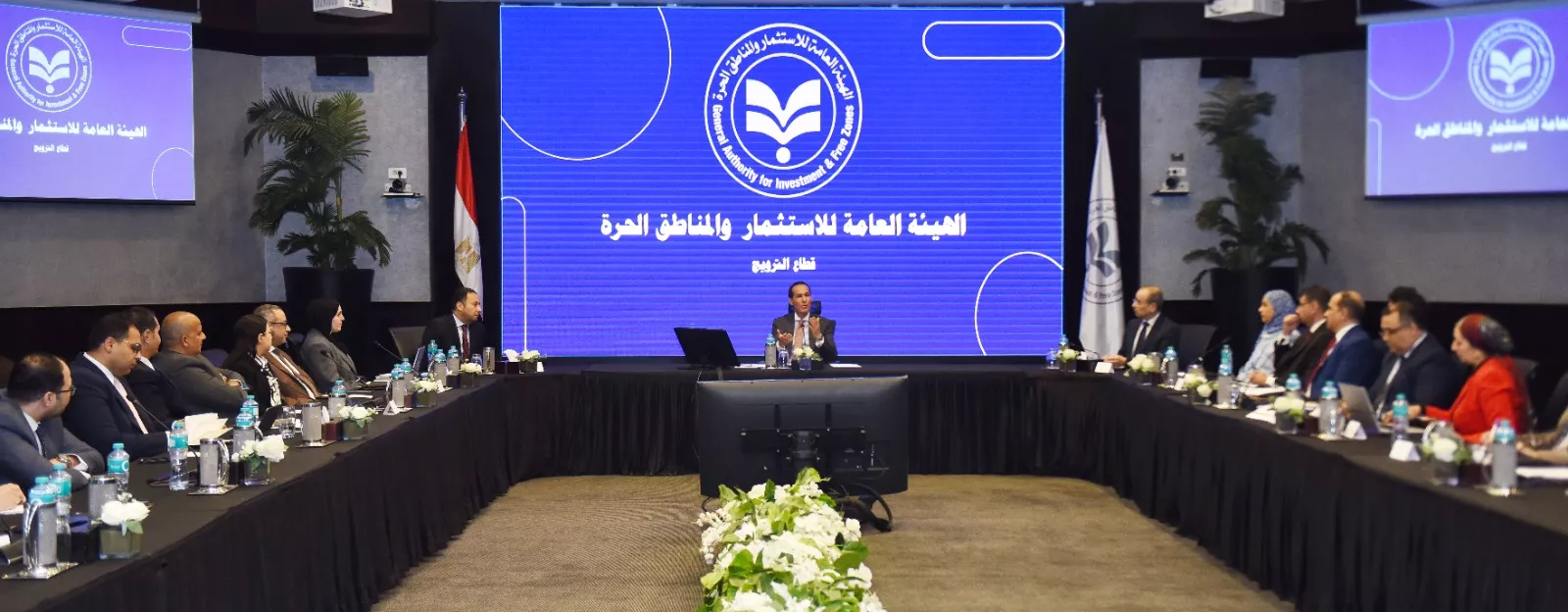 محمد عوض يعقد اجتماع مع قيادات قطاع الترويج بالهيئة