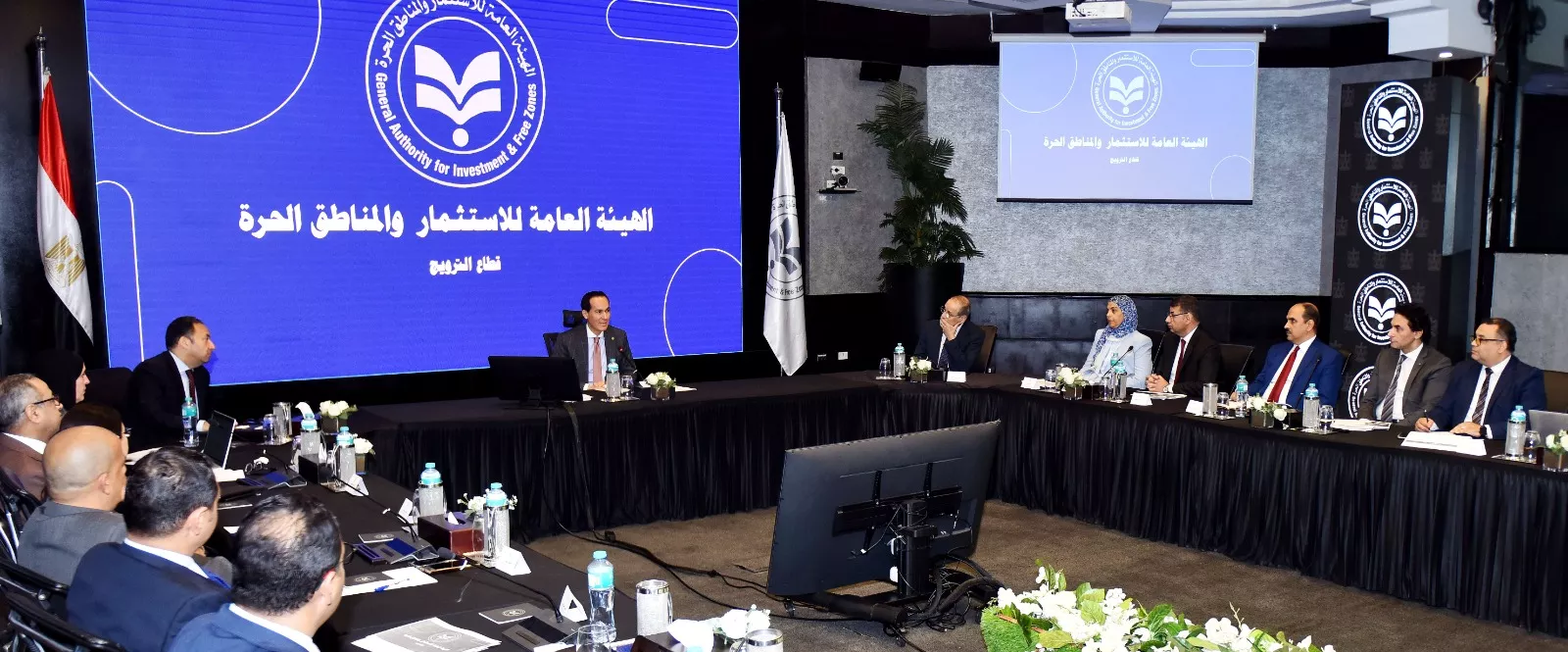 محمد عوض يعقد اجتماع مع قيادات قطاع الترويج بالهيئة