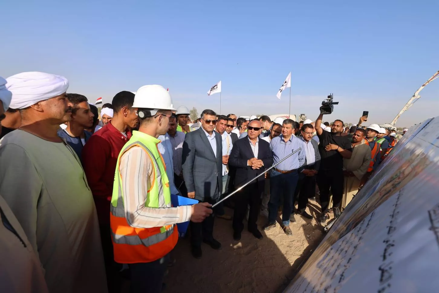 وزير النقل يتفقد الخط الثاني من شبكة القطار الكهربائي السريع