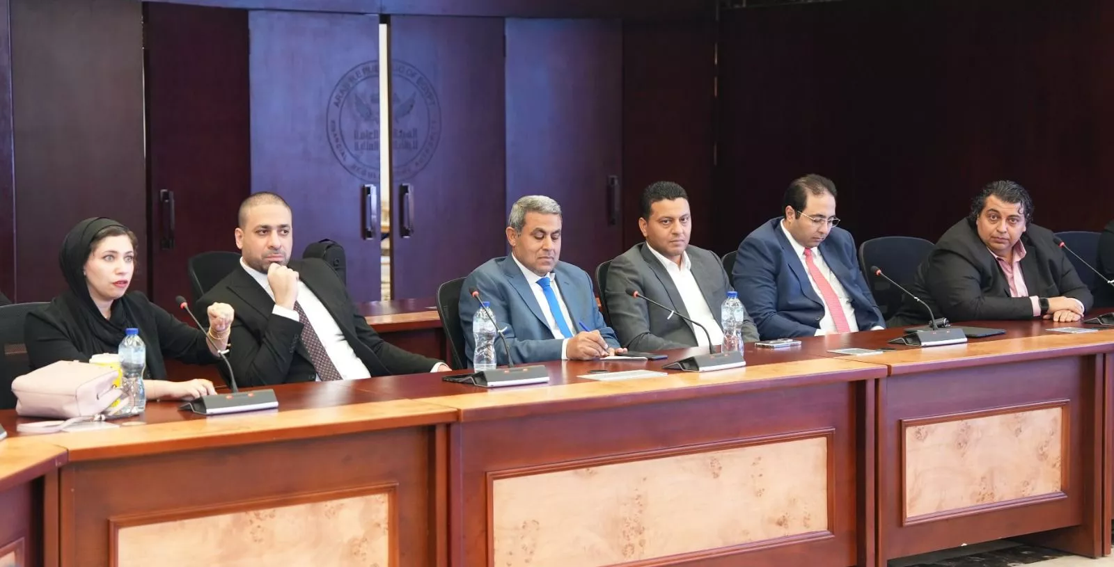 رئيس هيئة الرقابة المالية يجتمع مع الخبراء الاكتواريين