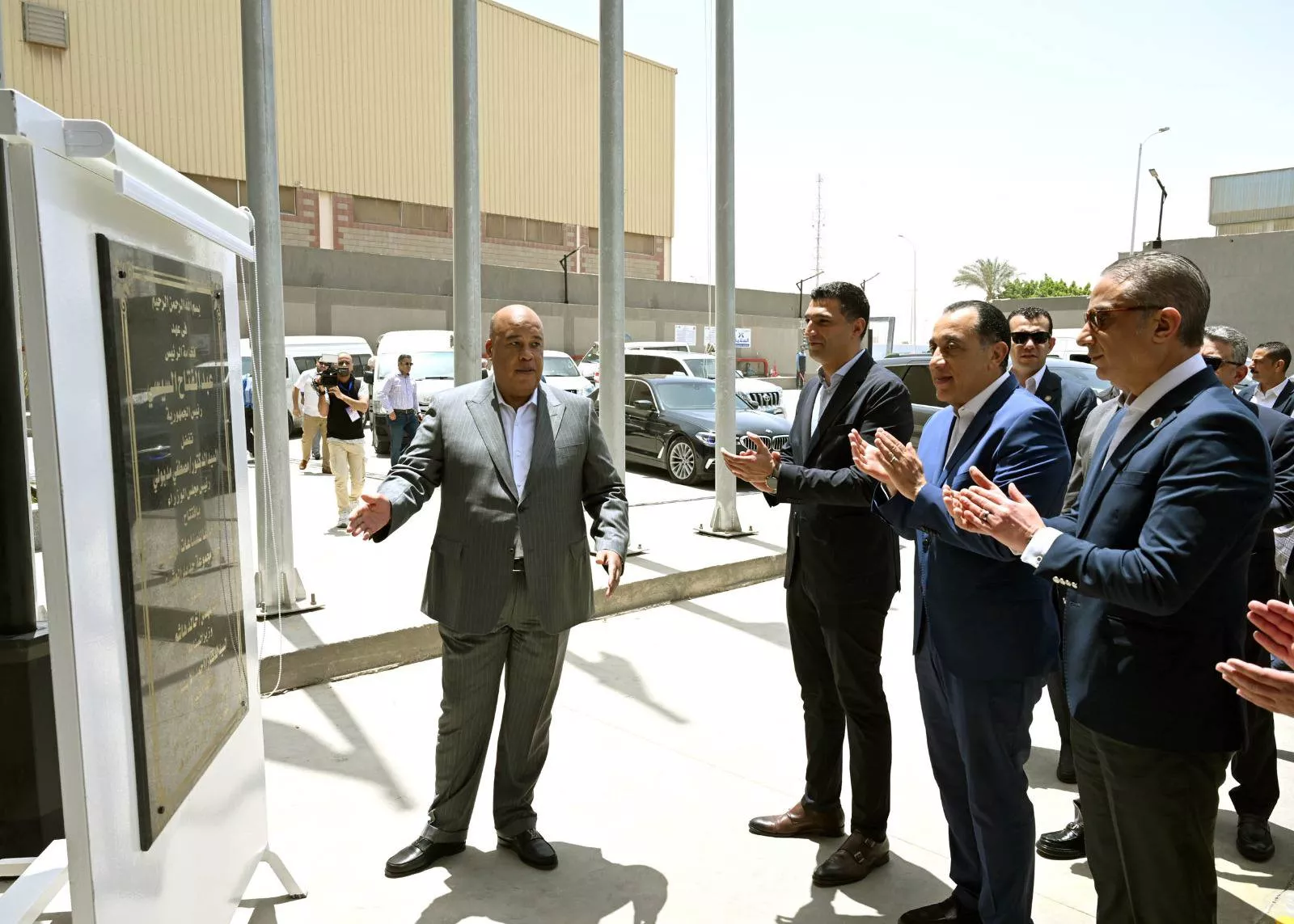 رئيس الوزراء يفتتح مصنع شركة جالفا للصناعات الهندسية بالسادس من أكتوبر