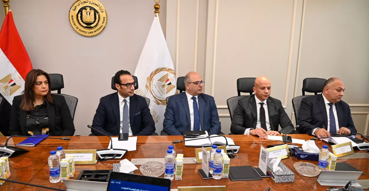 وزير التموين يتابع منظومة كارت الخدمات الحكومية الموحد