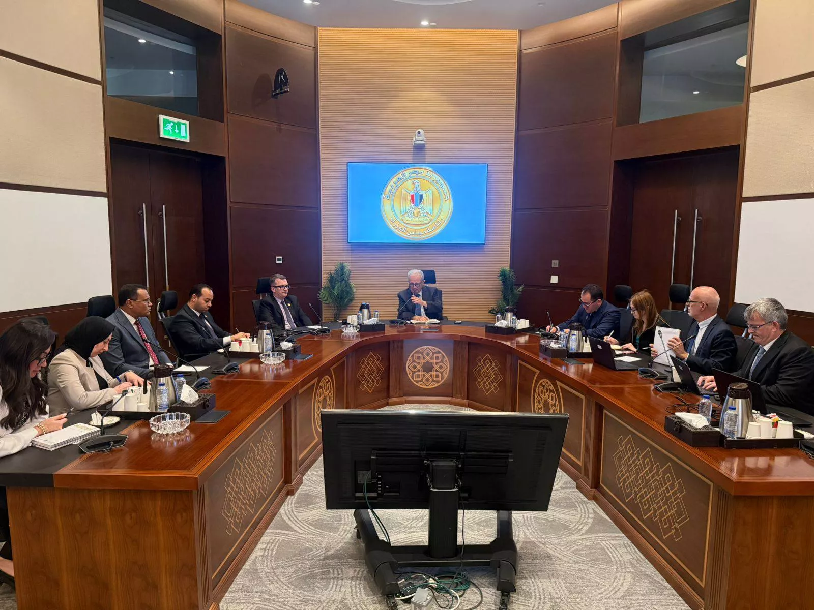 نائب رئيس الوزراء للشئون الاقتصادية يجتمع مع البنك الدولي