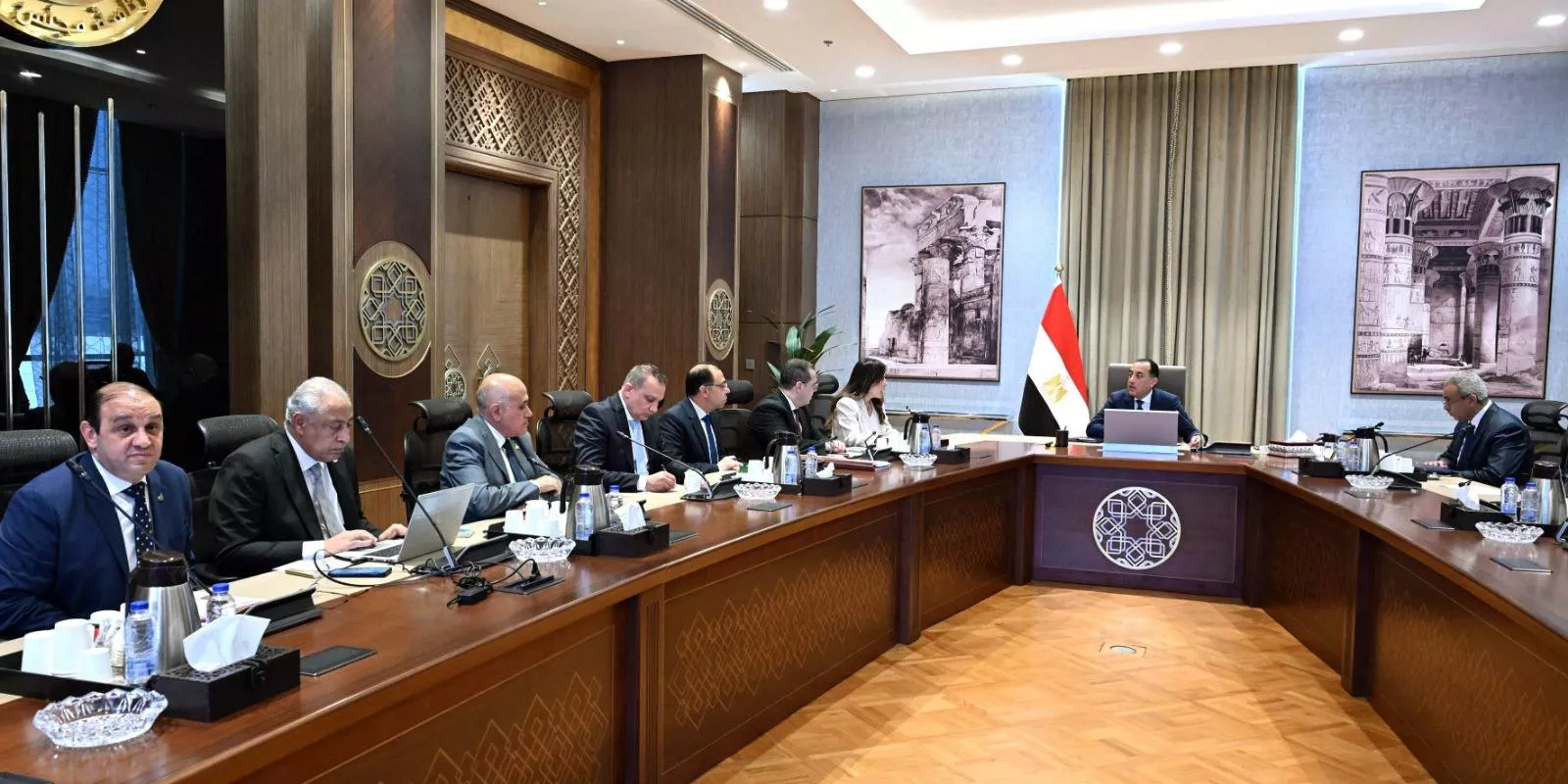 رئيس الوزراء يتابع مشروعات الإسكان وخطط التسليم والتشغيل